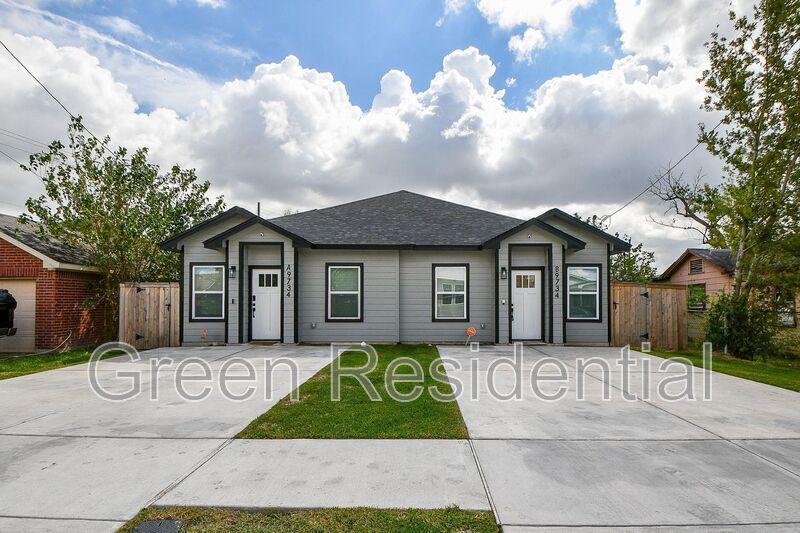 Primary Photo - 9734 Pelsey St