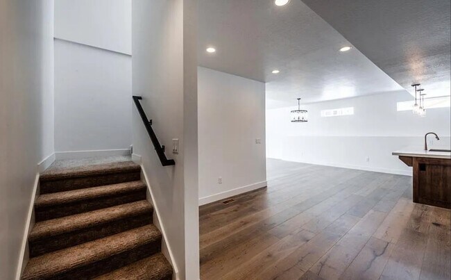Foto del edificio - 570 Aspen Dr