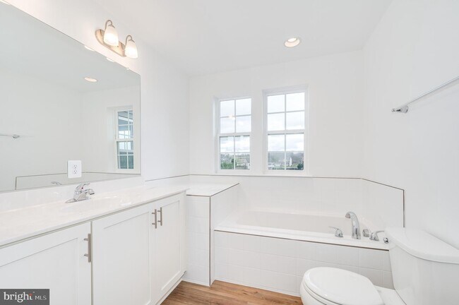Foto del edificio - 301 Hillsdale Pl