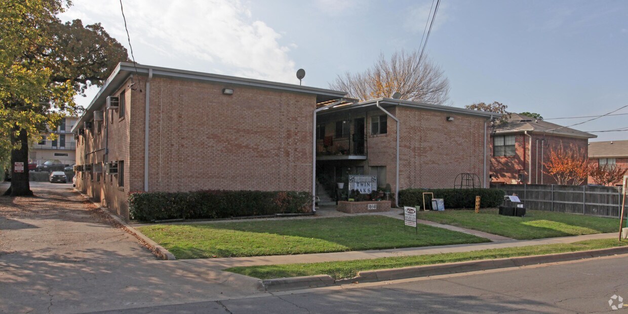 Twin Oaks Apartaments - Twin Oaks Apartments