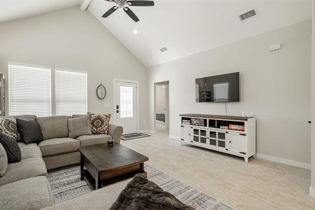 Foto del edificio - 114 Sierra Madre St