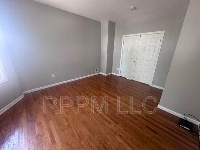 Foto del edificio - 363 S 19th St
