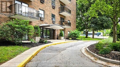 Building Photo - 530 Proudfoot Ln