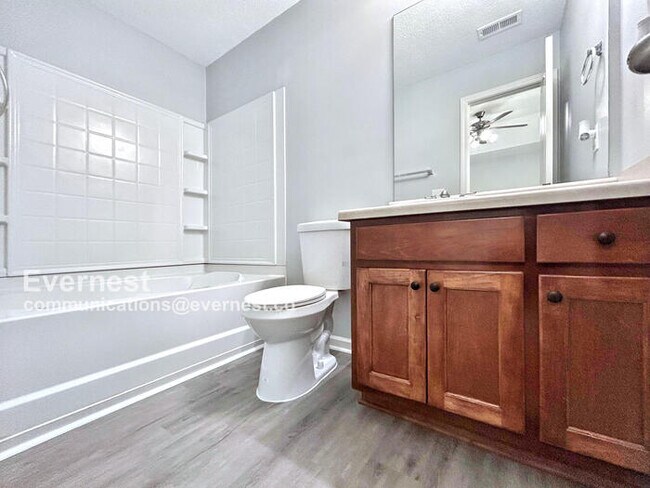 Foto del edificio - 8637 Thomas Ln