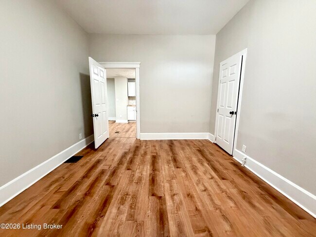 Foto del edificio - 2631 W Madison St