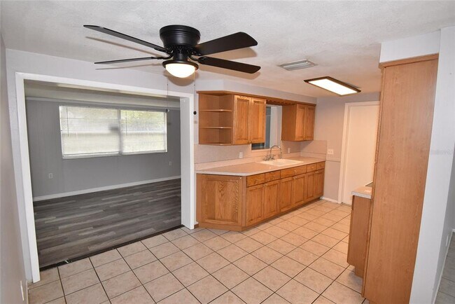 Building Photo - 11732 Newell Dr