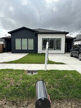 Building Photo - 8218 Locksley Rd