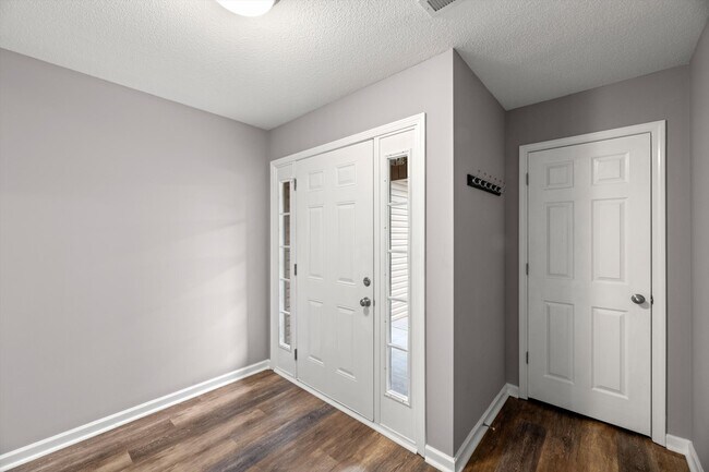 Foto del edificio - 5034 Cates Bend Way