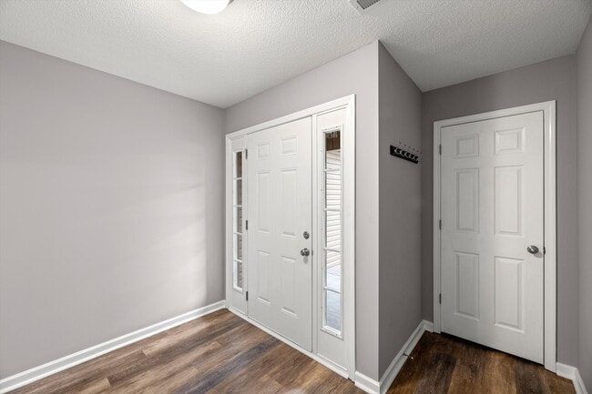 Building Photo - 5034 Cates Bend Way
