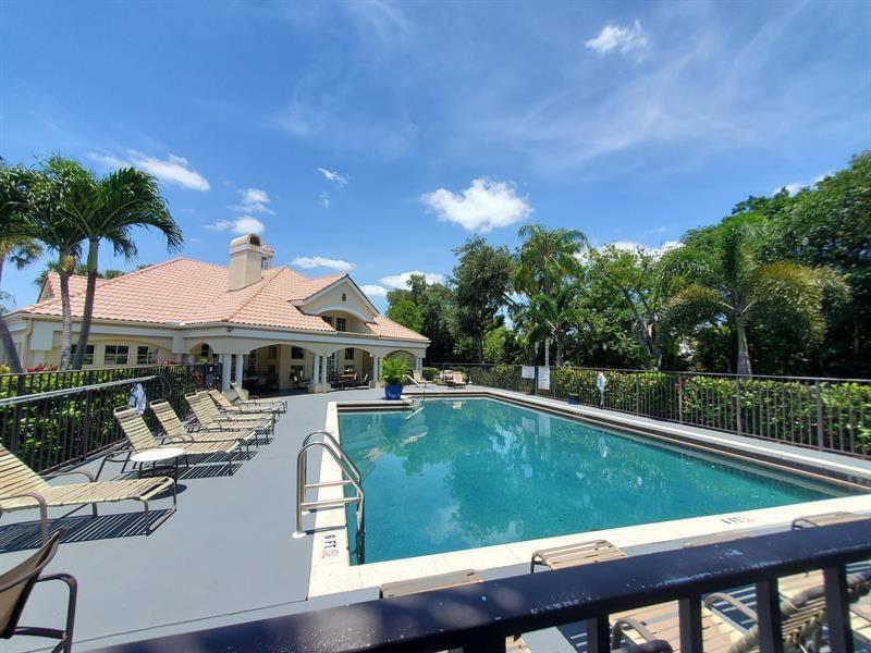 Foto principal - 2021 W Woolbright Rd
