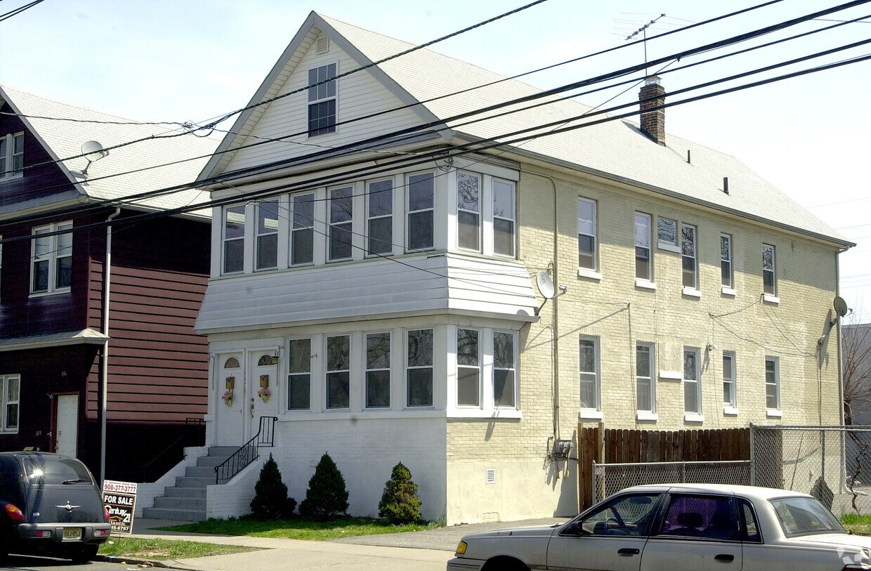 Building Photo - 322 E Elizabeth Ave