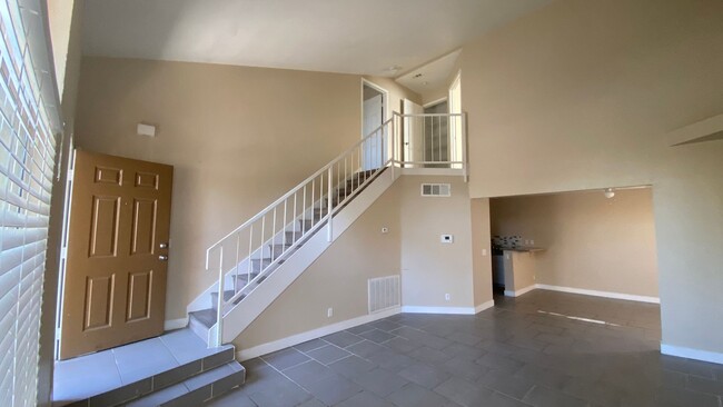 Foto del edificio - STUNNING 2 BEDROOM TOWN HOME IN HENDERSON!