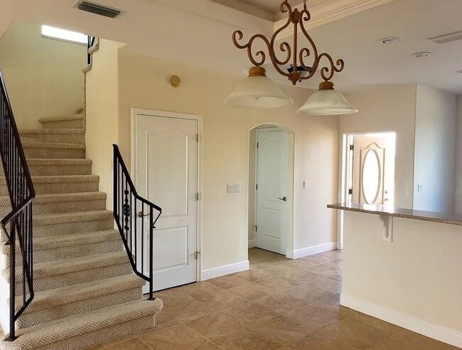 Building Photo - 1005 Coronado Ct