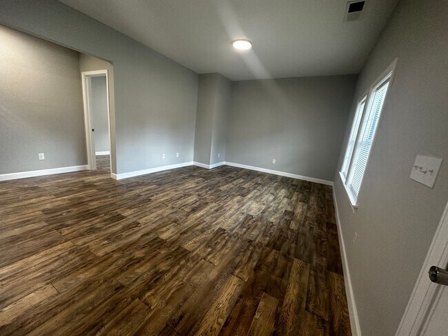 Building Photo - Modern Comfort Meets Classic Charm in Wins...