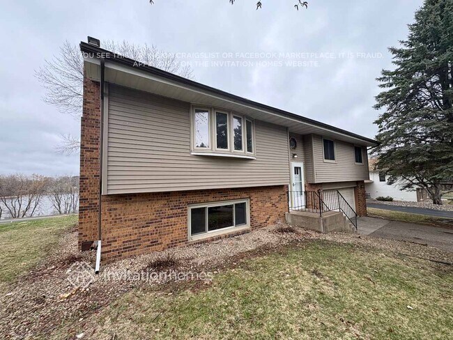 Foto del edificio - 7897 Kingsview Ln N