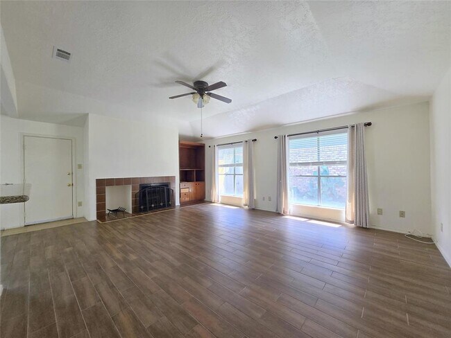 Foto del edificio - 12906 Newberry St