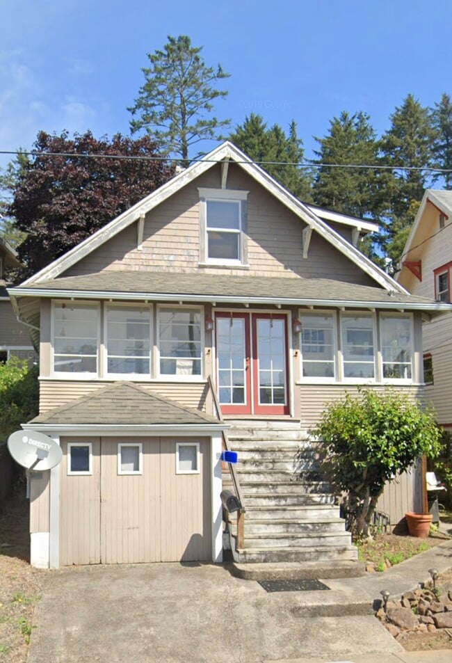 Building Photo - 657 Florence Ave