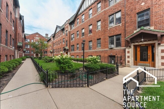 Building Photo - 3314 W Schubert Ave