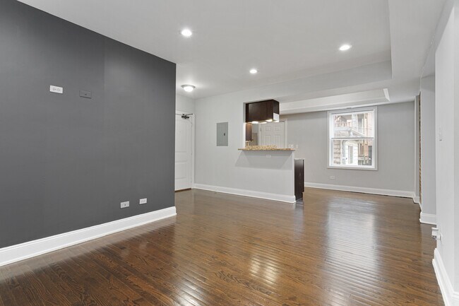 Building Photo - 7724 N Ashland Ave