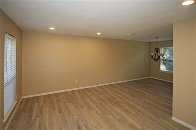 Building Photo - 507 Rams Bottom Ct