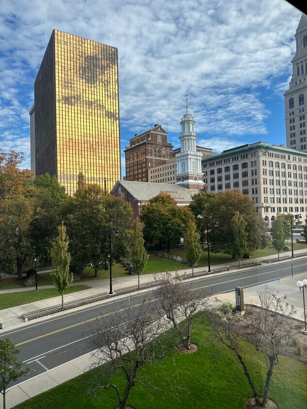 1 Gold St Unit 4, Hartford, CT 06103 Condo for Rent in Hartford, CT