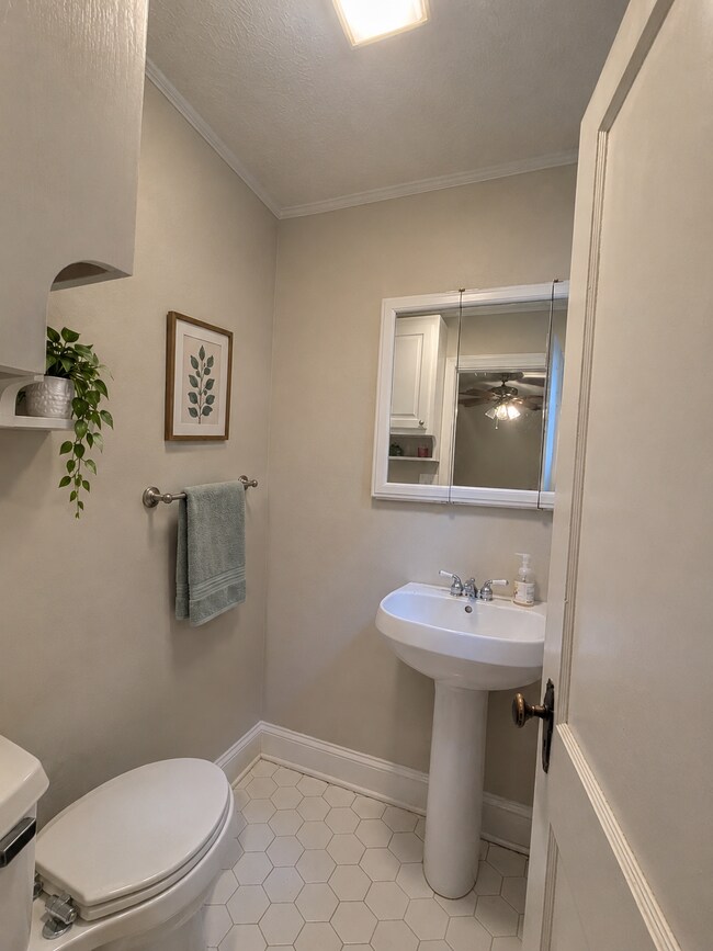 Foto del edificio - 718 Glenwood Dr