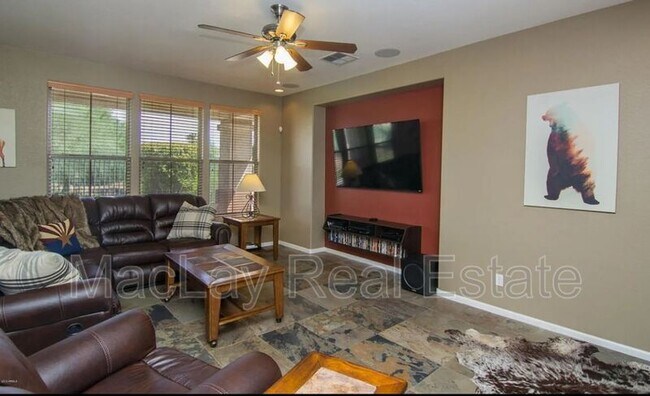 Foto del edificio - 2290 N 135th Dr