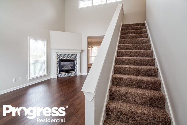 Building Photo - 6844 Charlotte Dr