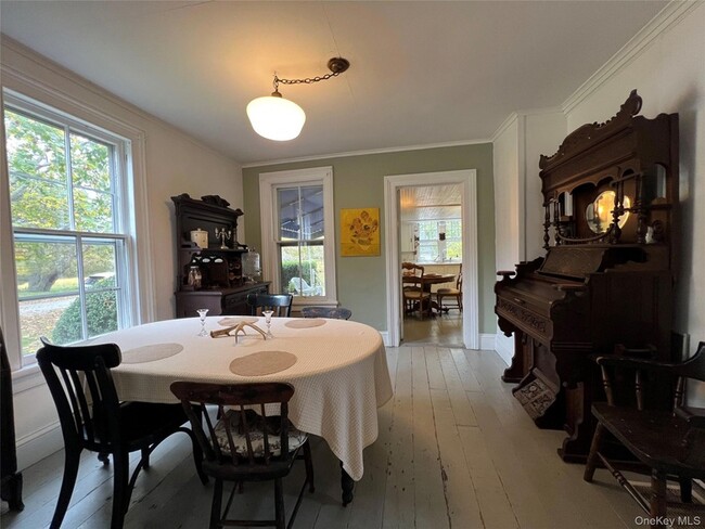 Foto del edificio - 11930 Main Rd