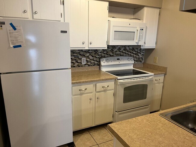 Foto del edificio - 1 Bedroom/1.5 Bathroom Condo For Lease