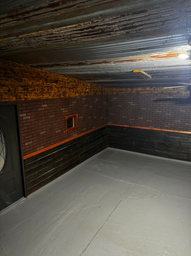 Building Photo - 495 Apricot St