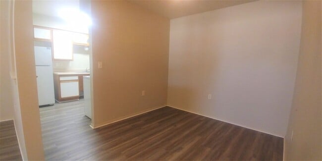 Foto del edificio - 2 bed, 1 bath Downstairs Apartment Availab...