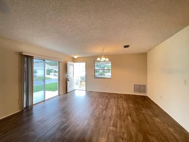 Foto del edificio - 2744 Collington Dr