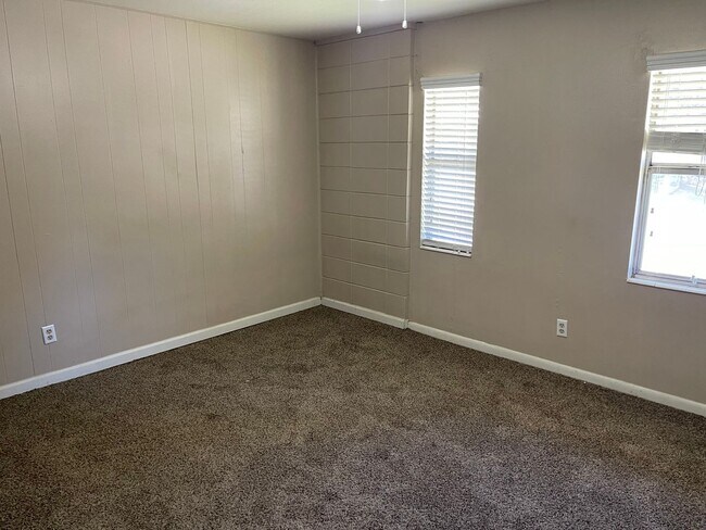 Building Photo - MIDTOWN STATION