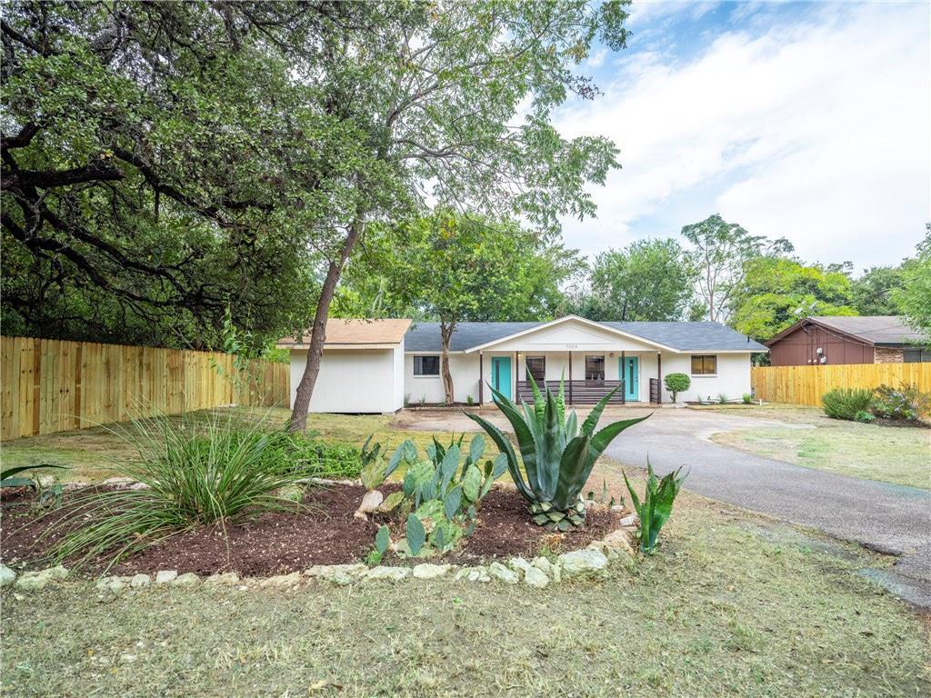 Foto principal - 7004 Circle S Rd