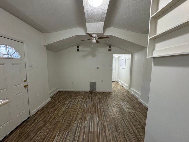 Foto del edificio - 960 N Drexel Ave