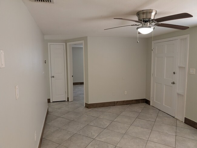 Foto del edificio - 10828 Hillcrest Ave