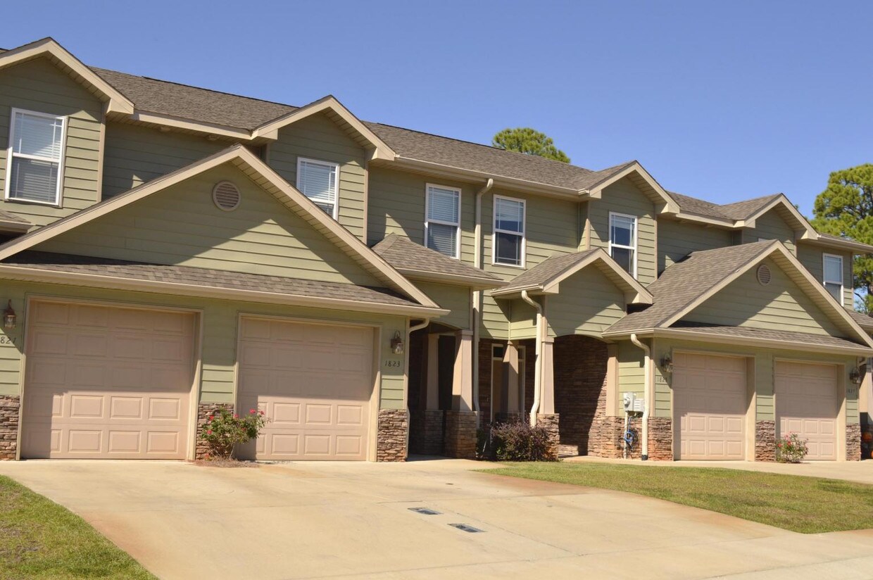 Primary Photo - 1743 Sound Haven Ct