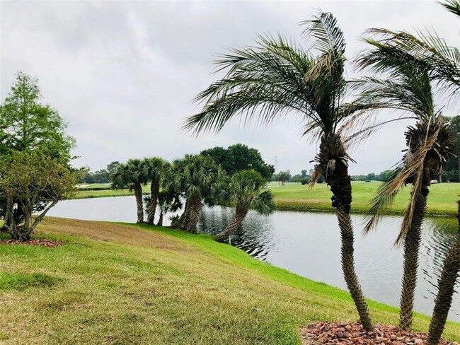 Building Photo - 1200 Country Club Dr