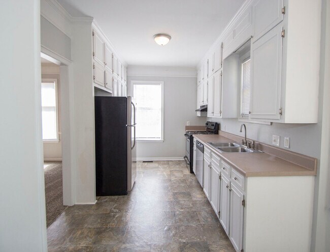 Building Photo - Charleston Style Home Now Available!