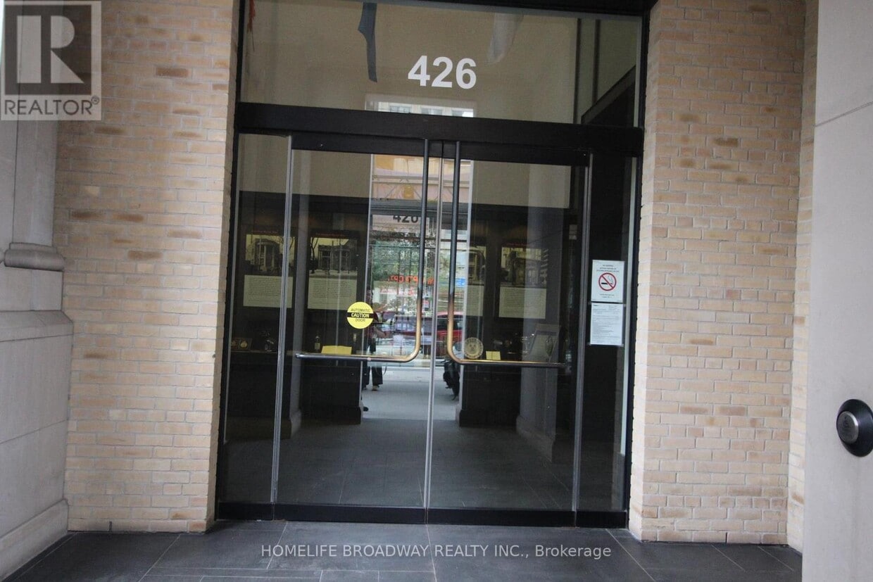 Photo principale - 426-3426 University Ave