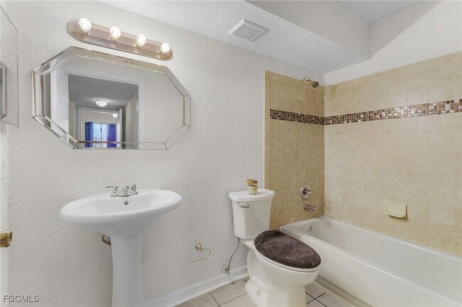 Foto del edificio - 13545 Eagle Ridge Dr