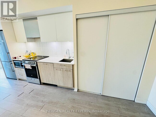 Photo du bâtiment - 251 Jarvis St