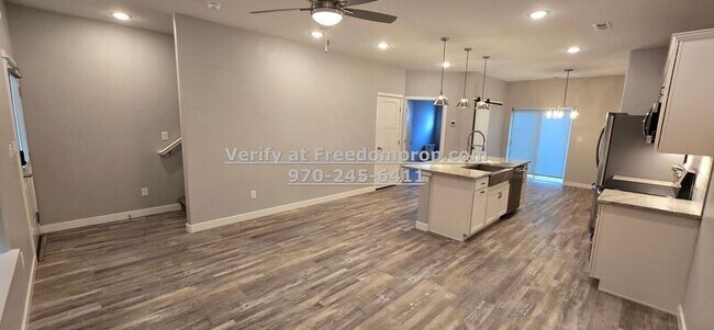 Foto del edificio - 2463 Flat Top Ln