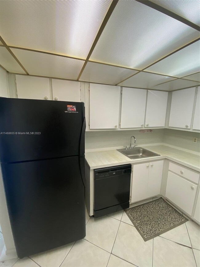 Foto del edificio - 401 Golden Isles Dr