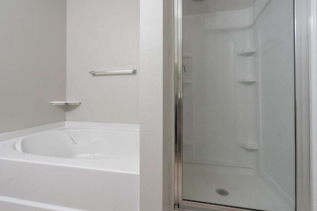 Foto del edificio - Immaculate 3-Bedroom Home with Modern Updates