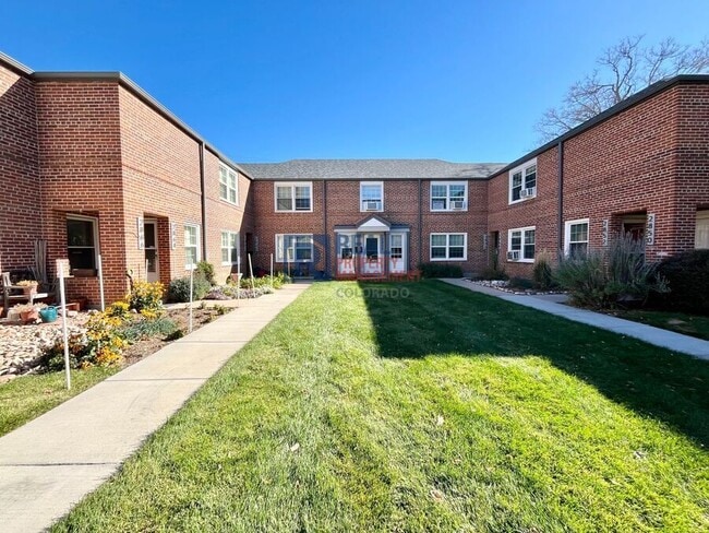 Photo - 2858 Jasmine St Townhome