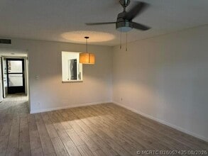 Building Photo - 2209 S Cypress Bend Dr