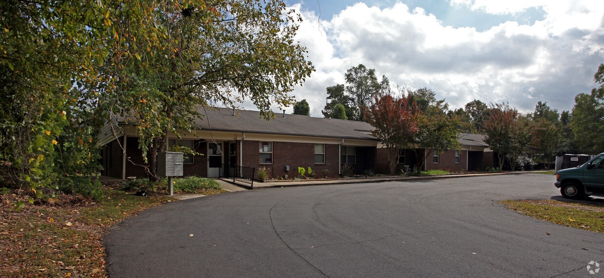 Building Photo - Metrolina Apartments
