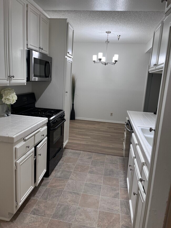 Foto del edificio - 5124 Coldwater Canyon Ave